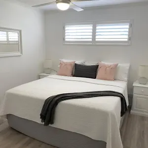 Holiday home Rainbow Dream Newly Renovated Stylish One Bedroom, Rainbow Beach